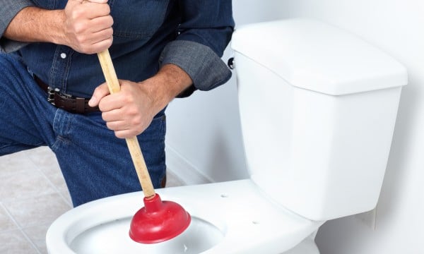 sanibroyeur bouché locataire ou propriétaire